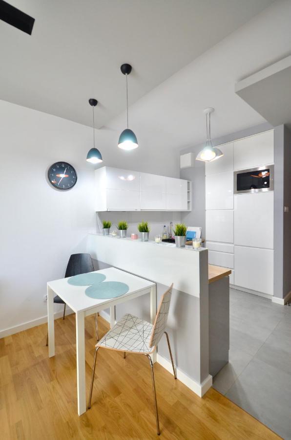 Center Rooms Ilumino Лодзь Экстерьер фото